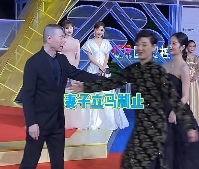 58岁徐帆与冯小刚离婚？徐帆回应了，19岁女儿徐朵也发声（组图） - 12