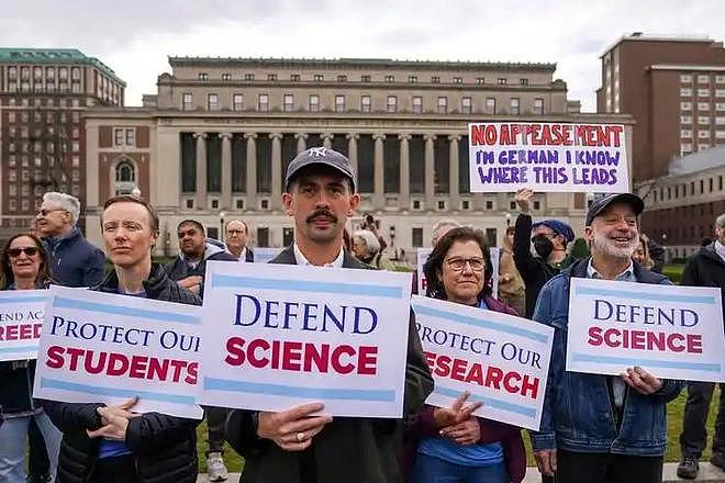 2万名科学家集体离美，美国成人才坟场？外媒破防：给中国做嫁衣（组图） - 9