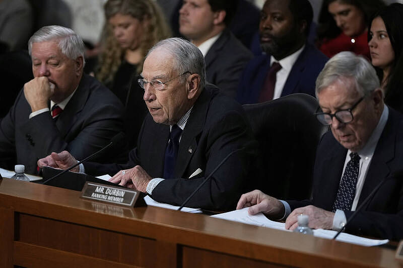 柯克案震撼弹！FBI“北极霜”计划曝光，他遇刺前早被监控（组图） - 2