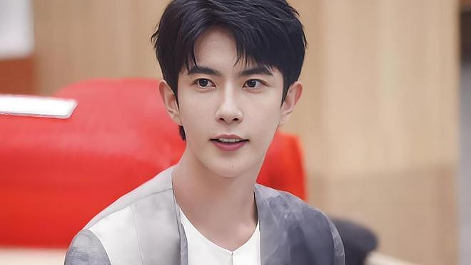 于朦胧坠楼第5天，为其发声的导演王照达自曝账号被禁言，自己无能为力了（组图） - 1