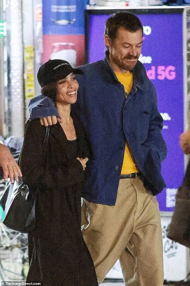 巨星女儿把几个帅哥耍得晕头转向，天龙人站在食物链顶端吃得太好……（组图） - 2