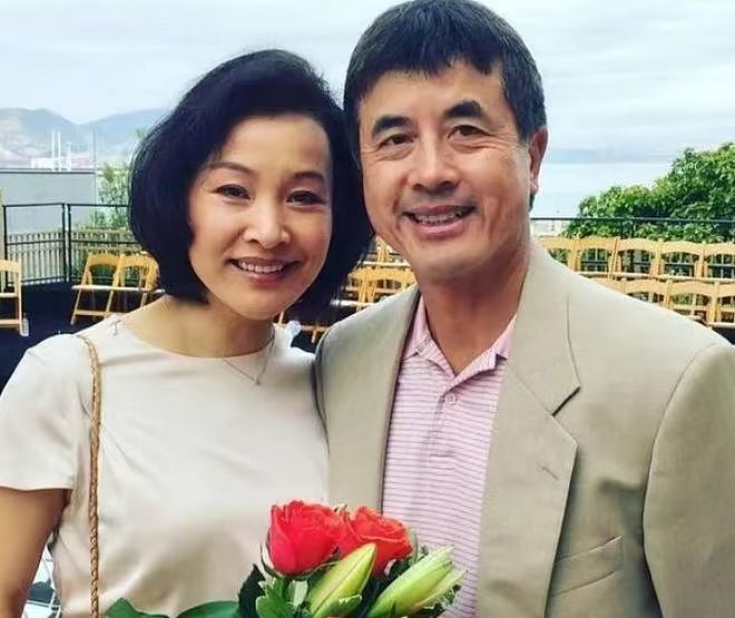 陈冲母女合体拍杂志被嘲，网友抗拒女儿出道，追问弃养双胞胎去向（组图） - 17