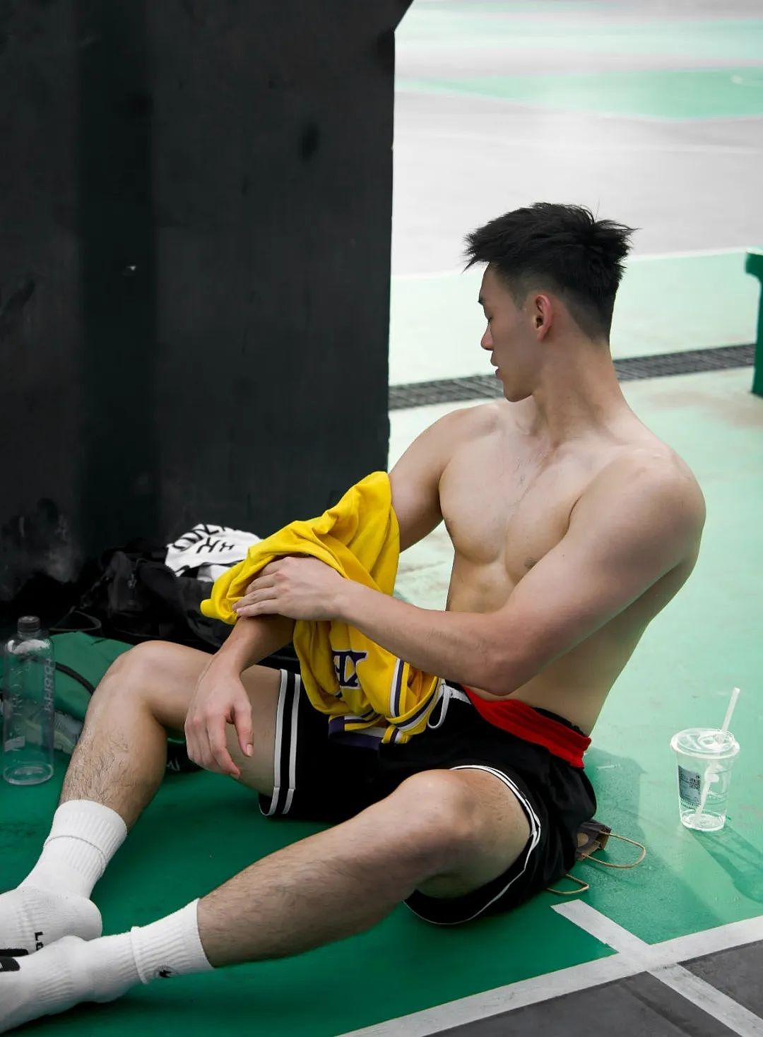 【帅哥】185山东大包游泳教练，大包打桩太持久，前男友直呼扛不住...（组图） - 2