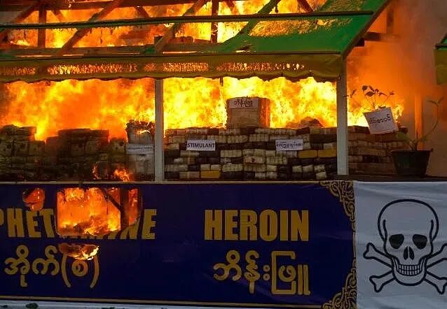 离谱！FBI焚烧毒品却不通知，烟雾全被人吸了！员工：我说咋总有怪味（组图） - 3