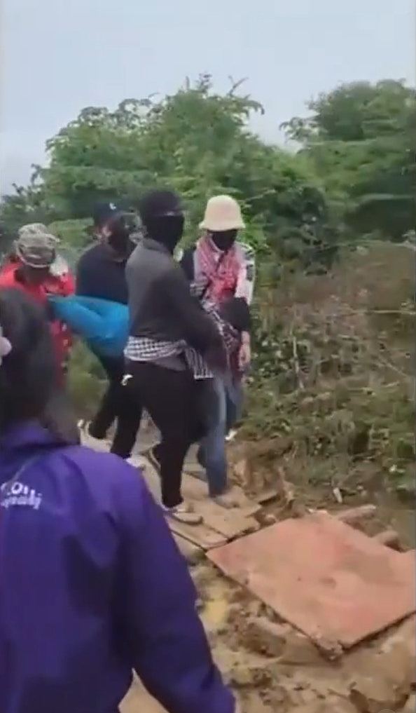 泰柬再在边境地区冲突！泰警发射橡胶子弹，柬方：至少23伤（视频/组图） - 3