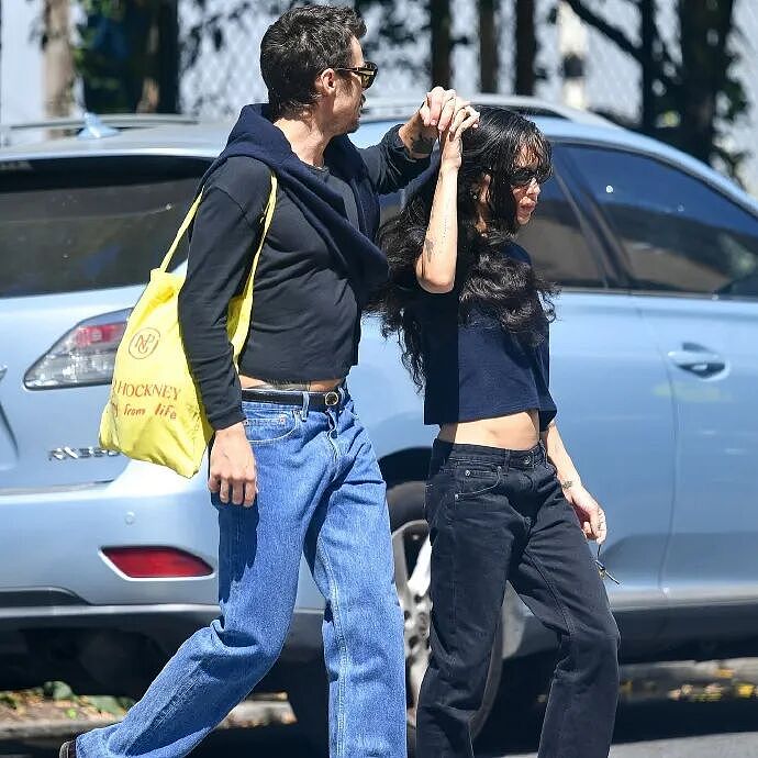 巨星女儿把几个帅哥耍得晕头转向，天龙人站在食物链顶端吃得太好……（组图） - 52