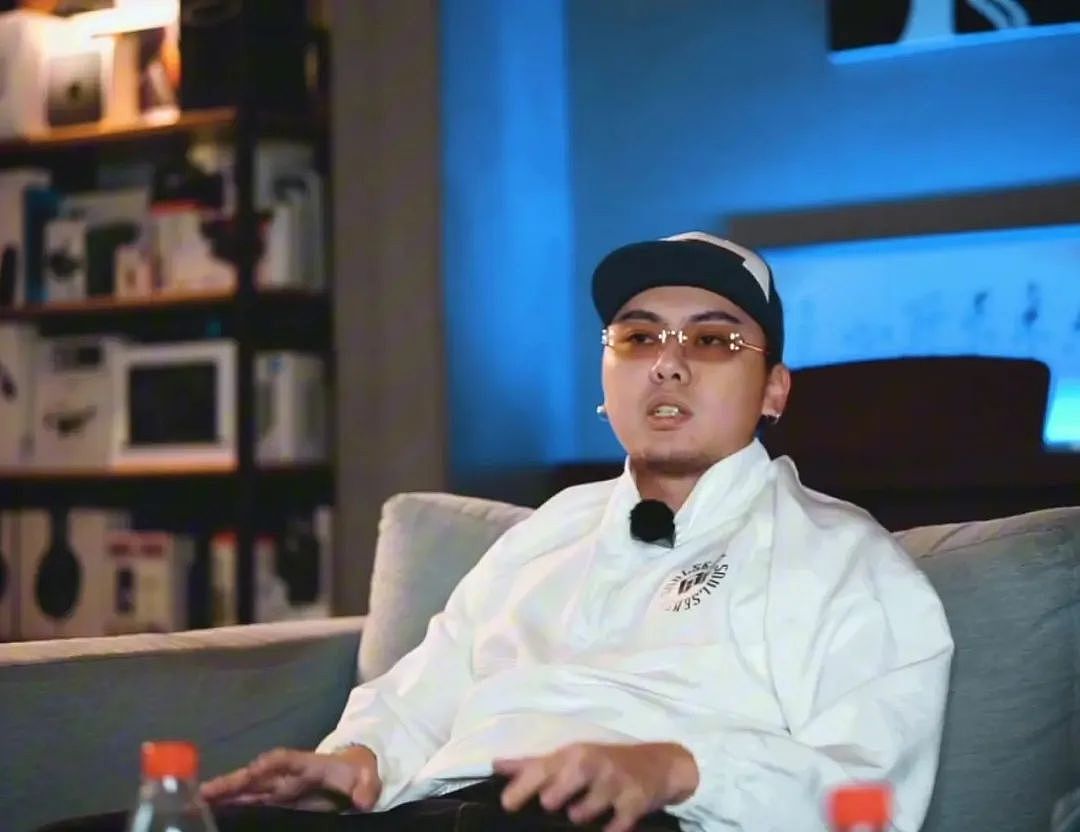 打败周杰伦成为新晋“华语一哥”,这个27岁“广东仔”只用了两张专辑(组图) - 40