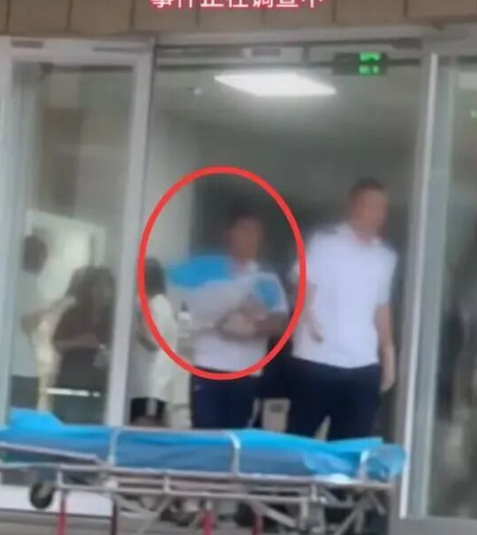 唏嘘！甘肃高校宿舍秒变 “产房”，大二女生热搜爆掉：2025最离谱出生地址填“上铺”（组图） - 6