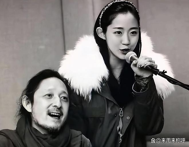 嫁给大13岁演员于震，婚后成家庭主妇的辛月，被丈夫一家宠成宝（组图） - 1