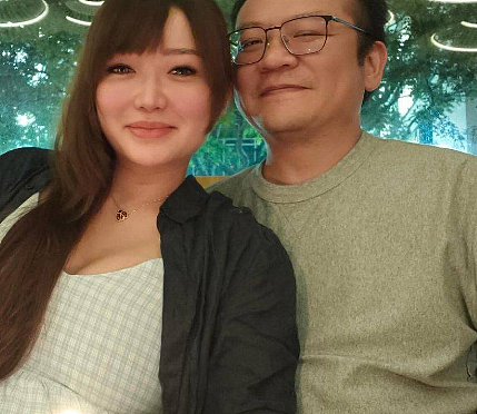 突然宣布结婚！前TVB小花未婚先孕，晒大肚照曝光富豪老公，年龄太大惹质疑？（组图） - 8
