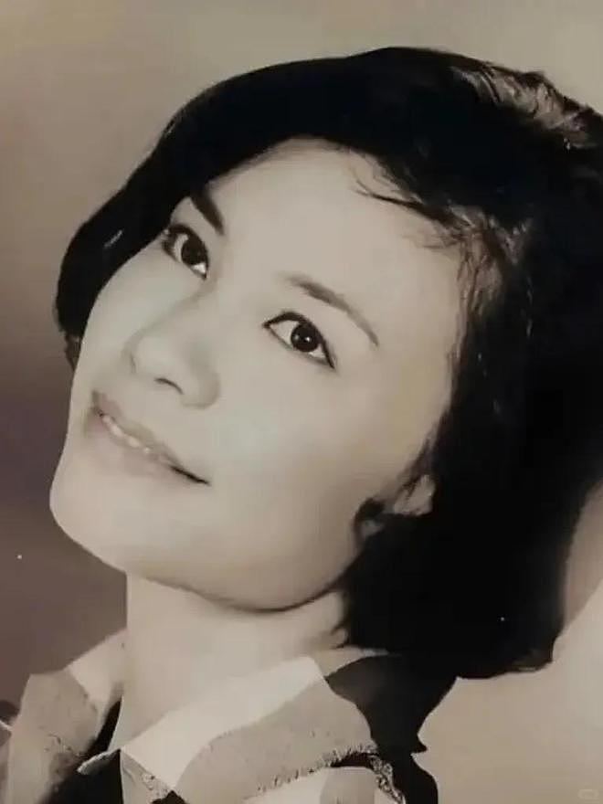 她一生跑龙套，拒绝求爱，87岁住老破小，凭啥成观众心中最美女神（组图） - 8