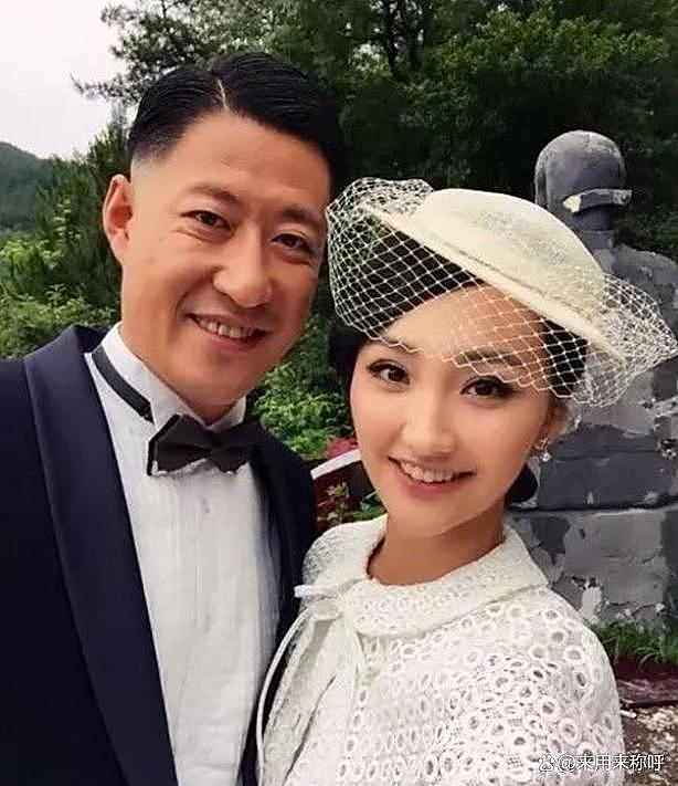 嫁给大13岁演员于震，婚后成家庭主妇的辛月，被丈夫一家宠成宝（组图） - 27