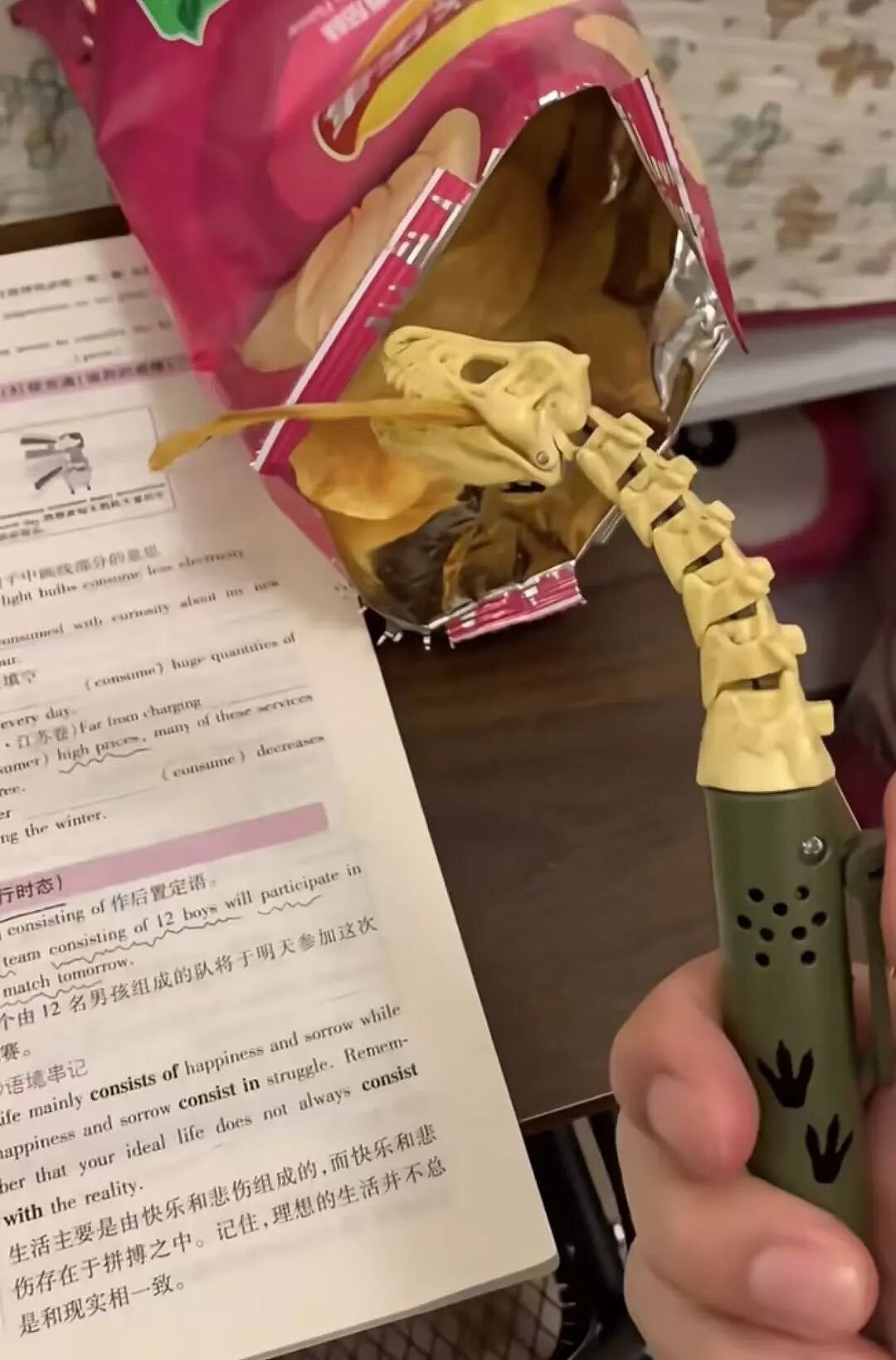 【爆笑】“谈到老款男朋友是什么体验…?”哈哈哈和你们吃漂亮饭的拼了(组图) - 36