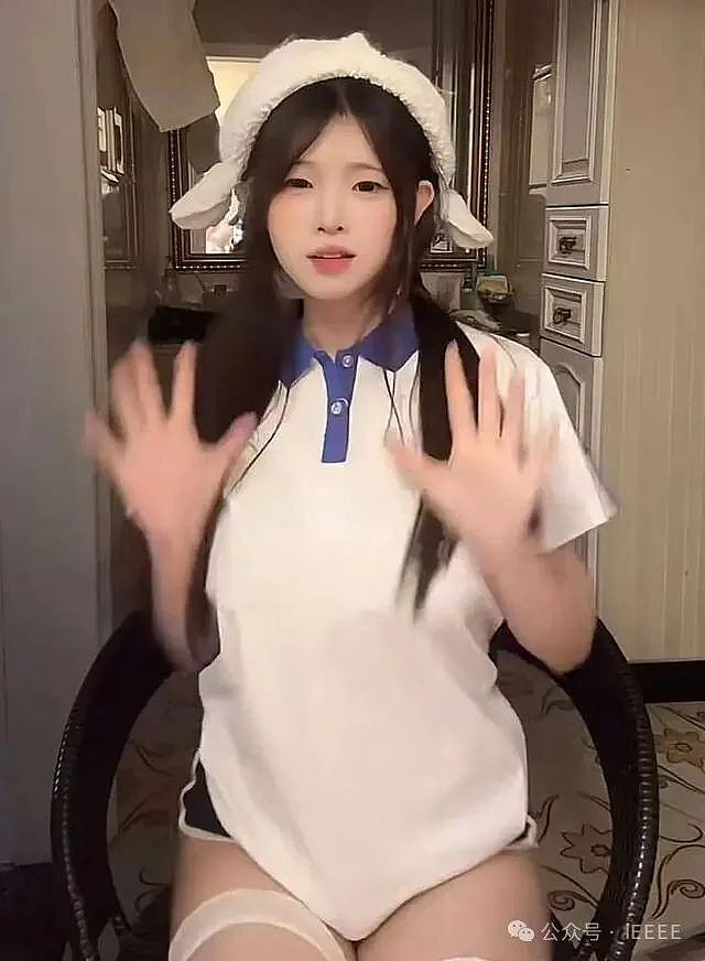 变成黑丝艳妆网红，这真是姜萍？（组图） - 7