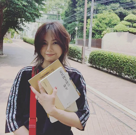 终于离婚!她亲手斩断维持了24年的婚姻(组图) - 15