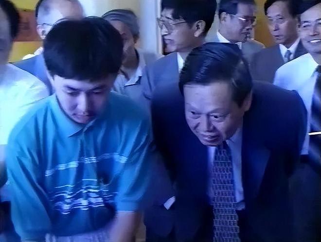 团队解散高管逃离！王小川的百川智能，正成AI泡沫破灭第一案？（组图） - 2