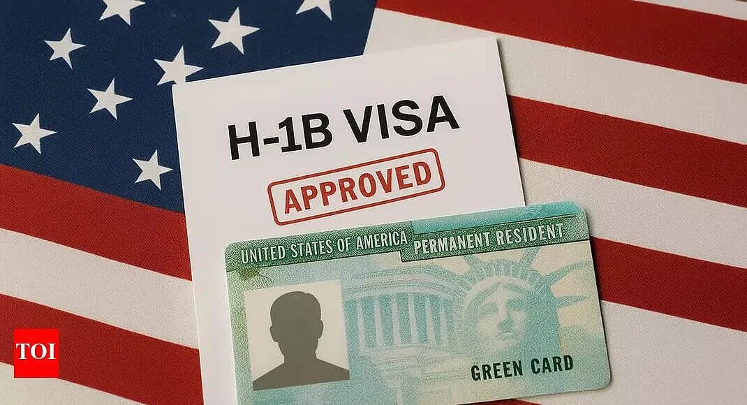 H-1B签证申请费增至10万美元，留学生拿美国绿卡的主要通道被堵死（组图） - 1