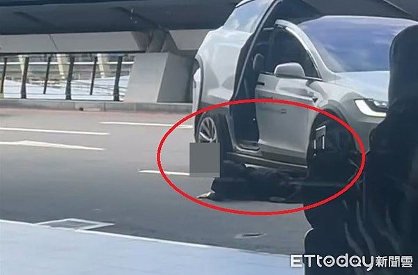 台湾机场警员连开8枪,白牌车拒检企图逃逸,港人女乘客跌落受伤(组图) - 2