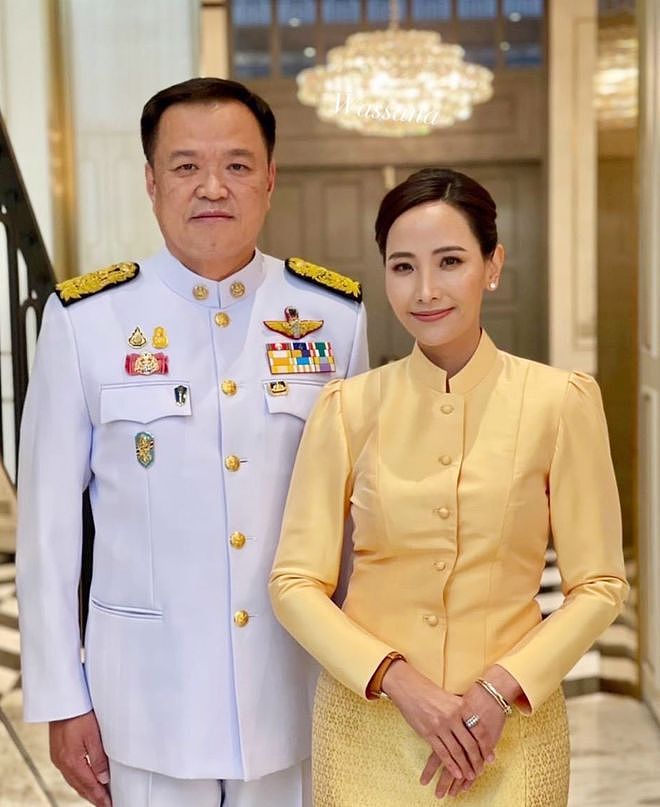 “85后”华裔美女开了一家咖啡馆，却意外成泰国总理夫人（组图） - 2