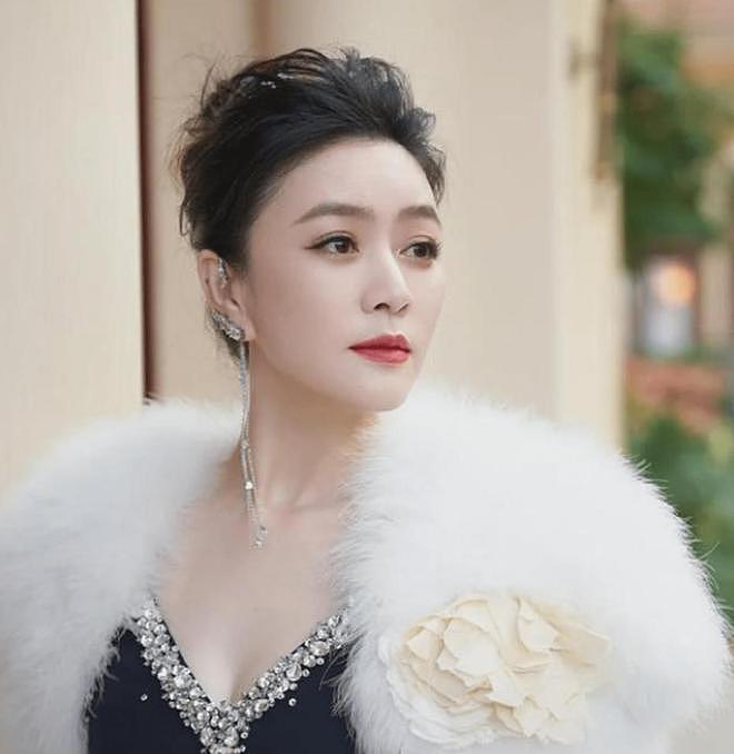 田海蓉隐婚后频现争议，昔日“蛇蝎美人”现状引关注（组图） - 34