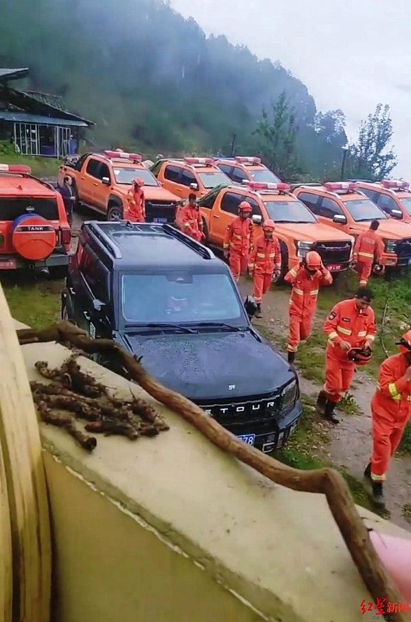 四川2岁女童家门口走失10多天后证实离世，疑迷路独自冻死山中（组图） - 3
