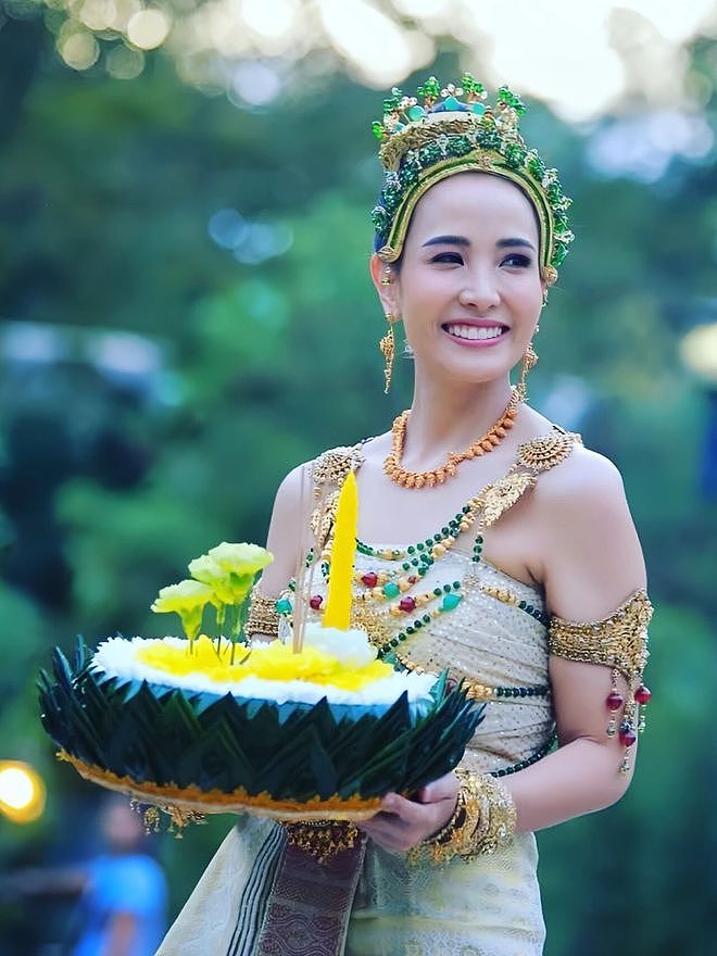 “85后”华裔美女开了一家咖啡馆，却意外成泰国总理夫人（组图） - 1