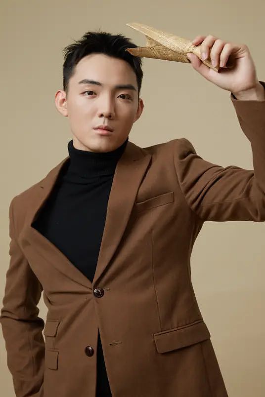 《飞驰人生2》男演员横店送外卖，一天10多个小时赚200元，为缓解空档期焦虑，提升演技（组图） - 4