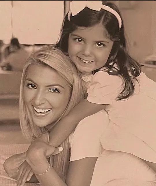 “希腊船王”女儿离奇去世!才刚战胜癌症+血液病,被虫咬了一口,人没了...(组图) - 3