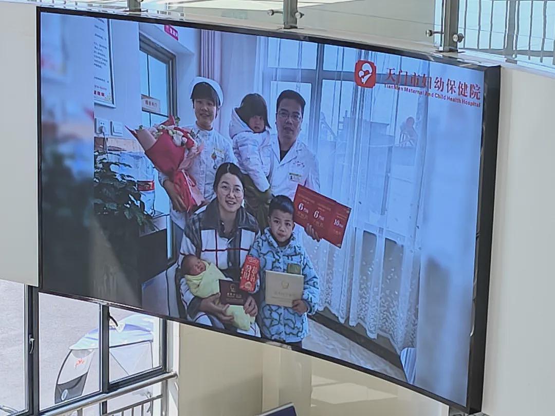 3年砸3亿，当一个小城花钱“催生”（组图） - 9