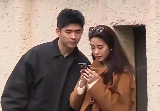 杨采钰官宣当妈，老公是超级富三代，她再也不是刘二菲了（组图） - 11