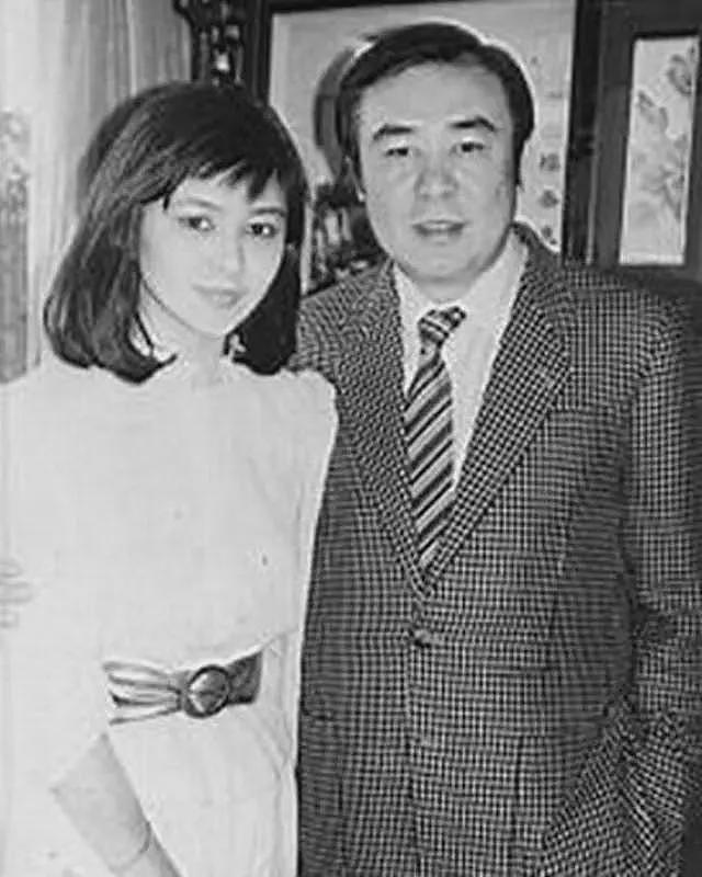 向太爆知名女星被骗婚！假豪门老公身家就一辆车，婚礼酒席还逃单（组图） - 15