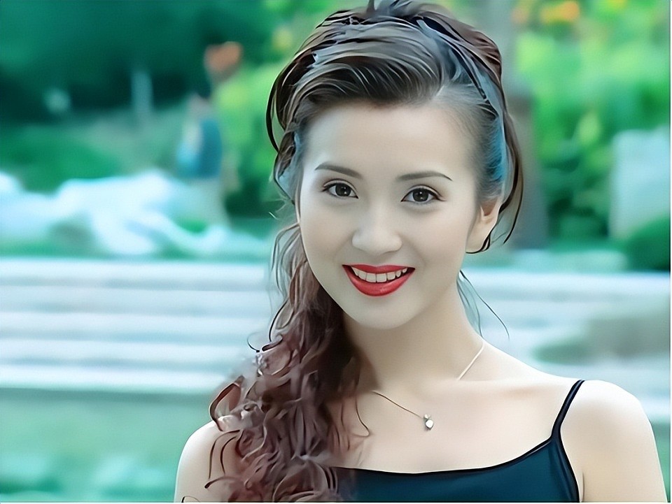 当年的万人迷，30岁嫁给二婚刘海峰，婚后连生3胎如今怎么样？（组图） - 4