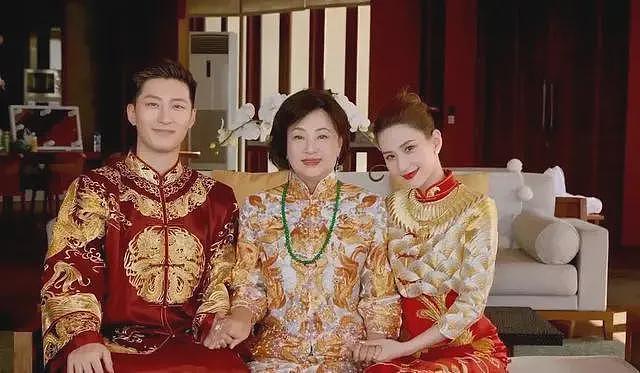 34岁何超莲现身沈阳！脸小生图超美，娇小玲珑人气高，如今已是人生赢家（组图） - 13