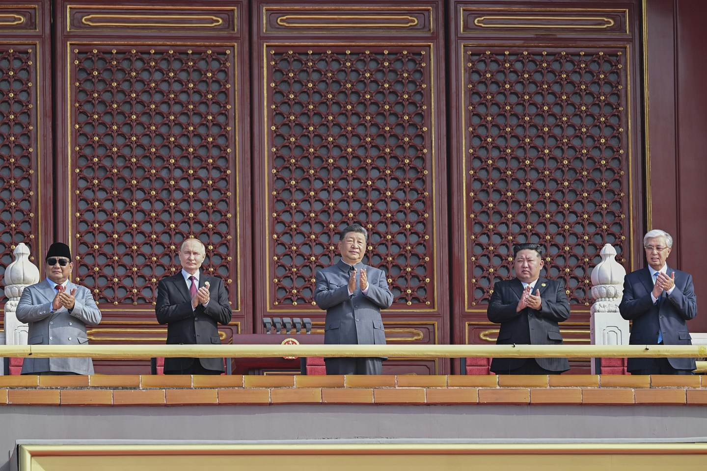 韩媒：朝鲜疑筹备阅兵仪式，纪念劳动党成立80周年（组图） - 2