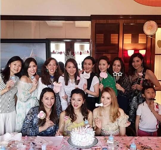 低调如她，为何稳坐“港圈第一名媛”宝座？（组图） - 28