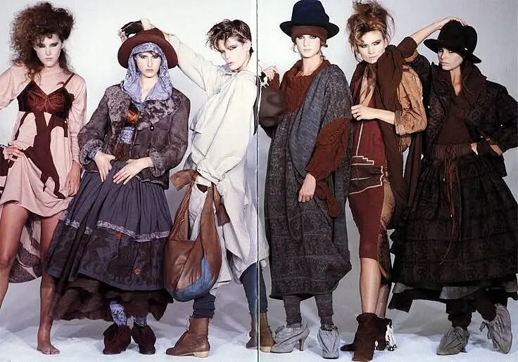 法式核心出装竟然是…胸罩！只穿内衣出门，最新潮流你敢跟吗？（组图） - 9