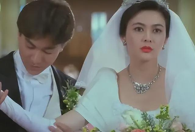 向太爆知名女星被骗婚！假豪门老公身家就一辆车，婚礼酒席还逃单（组图） - 24