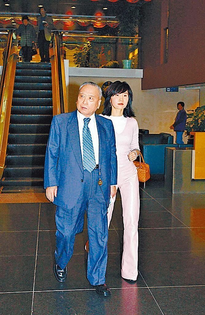 低调如她，为何稳坐“港圈第一名媛”宝座？（组图） - 7