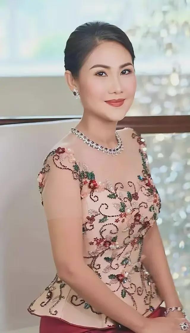洪森家族全员狠人:洪马奈现任首相,洪马尼副手,洪马娜富可敌国(组图) - 5