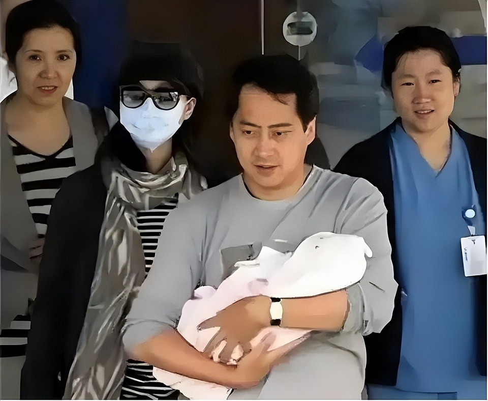 当年的万人迷，30岁嫁给二婚刘海峰，婚后连生3胎如今怎么样？（组图） - 12