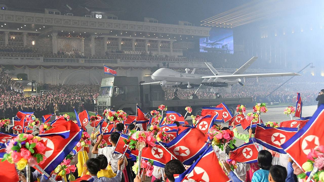 韩媒：朝鲜疑筹备阅兵仪式，纪念劳动党成立80周年（组图） - 1