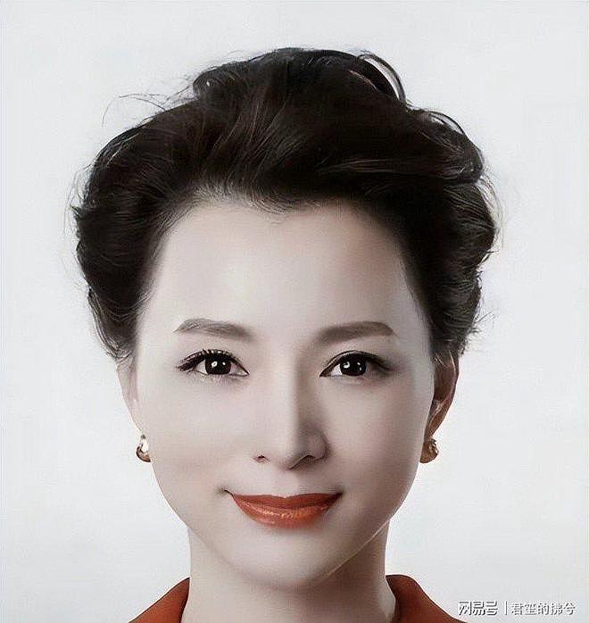央视一姐董卿“陨落”!51岁的她成于自己,却败给婚姻与时代(组图) - 10