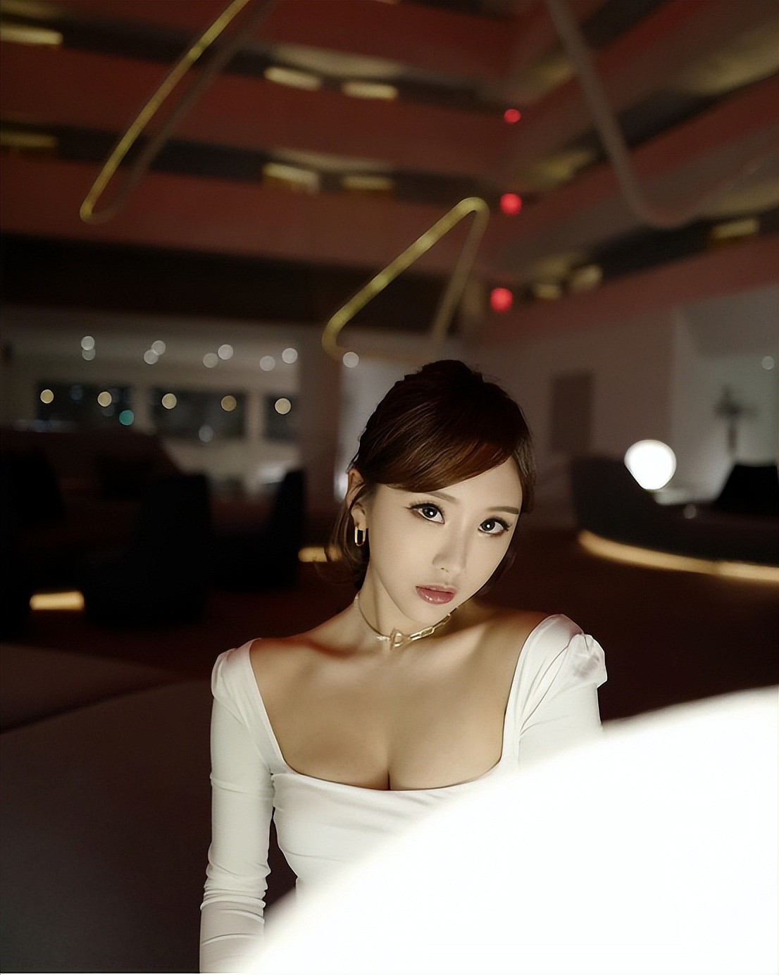 香港知名女星穿肚兜真空上阵，曾自曝赴美冻卵（组图） - 7