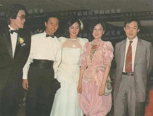 向太爆知名女星被骗婚！假豪门老公身家就一辆车，婚礼酒席还逃单（组图） - 19
