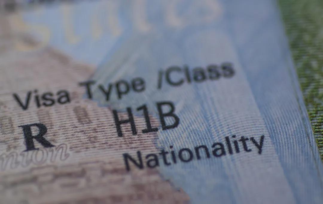 H-1B签证新规，中国女生“逼停”航班返回美国（组图） - 3