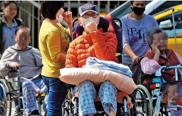 爱上人妻等老公自杀私奔却家暴收场，二婚上门捉奸嫩妻轰动全城，70岁大搞爷孙恋卷入血案还能全身而退？（组图） - 30