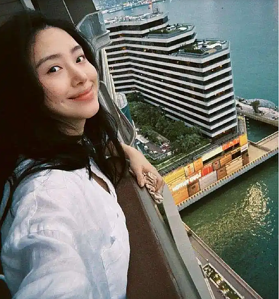 杨采钰官宣当妈，老公是超级富三代，她再也不是刘二菲了（组图） - 15