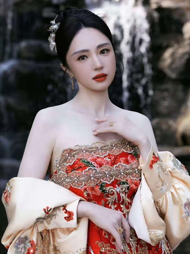 董璇婚前“悬崖勒马”，彻底暴露前夫嘴脸，“翻红”内幕捂不住了（组图） - 1