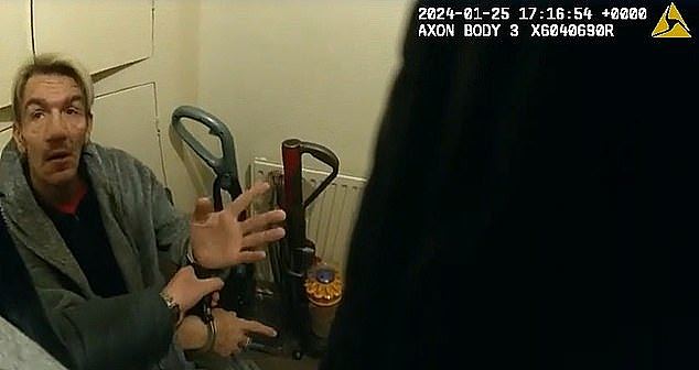 英国男隐瞒HIV史4年与多达400人发生性关系，警急寻318人接受筛查（组图） - 1