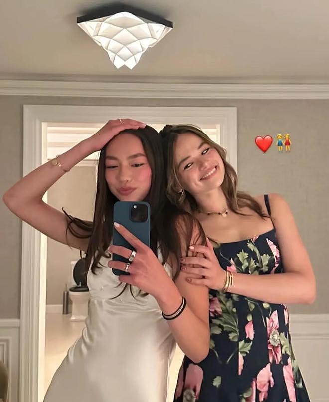 邓文迪俩女儿：乖巧懂事深得默多克宠爱，老大进高盛，老二更厉害（组图） - 22